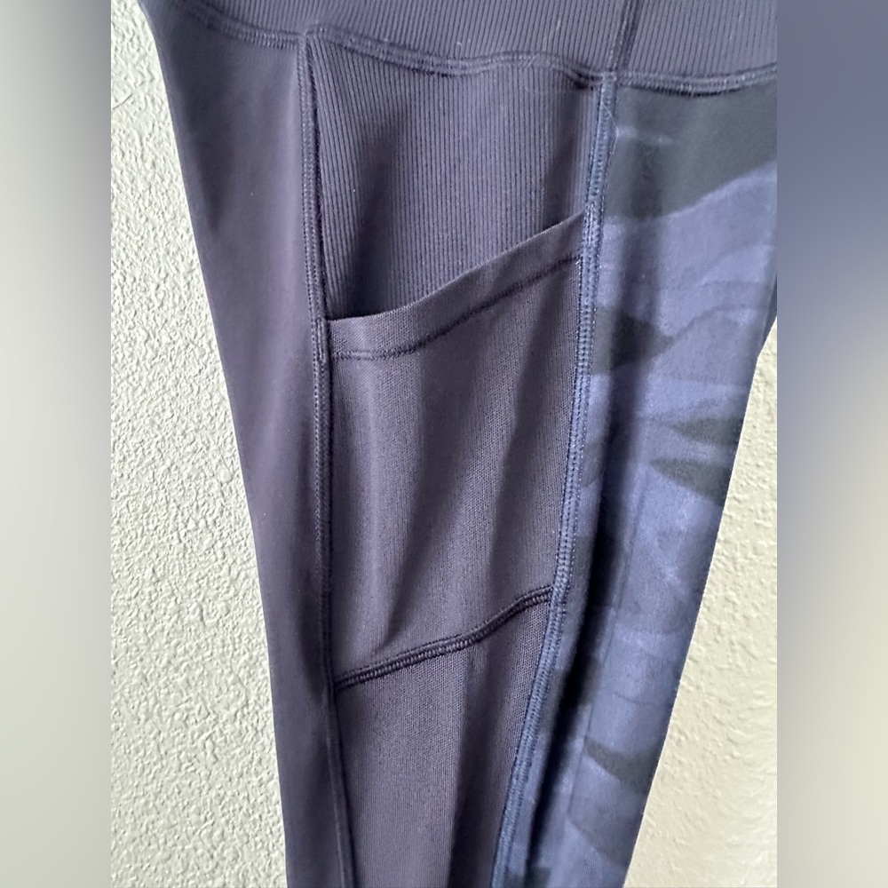 Lululemon Blue Camo Leggings High-Waisted Align Yoga Pants Mesh Sides Size 4 - Picture 10 of 16